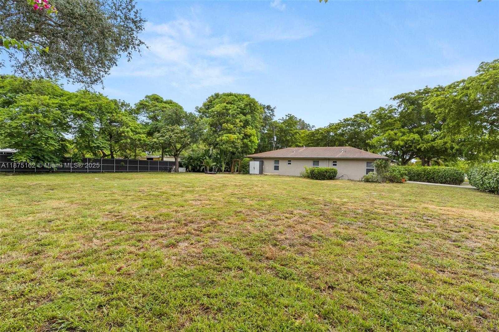 Small Image of 1081 NORTH EAST 132ND ST, North Miami Number 29