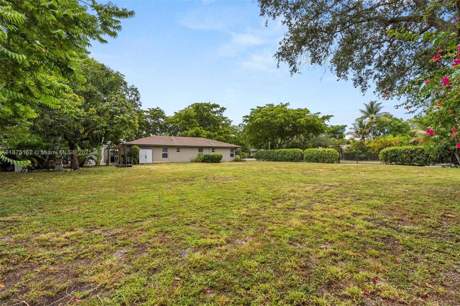 Small Image of 1081 NORTH EAST 132ND ST, North Miami Number 30