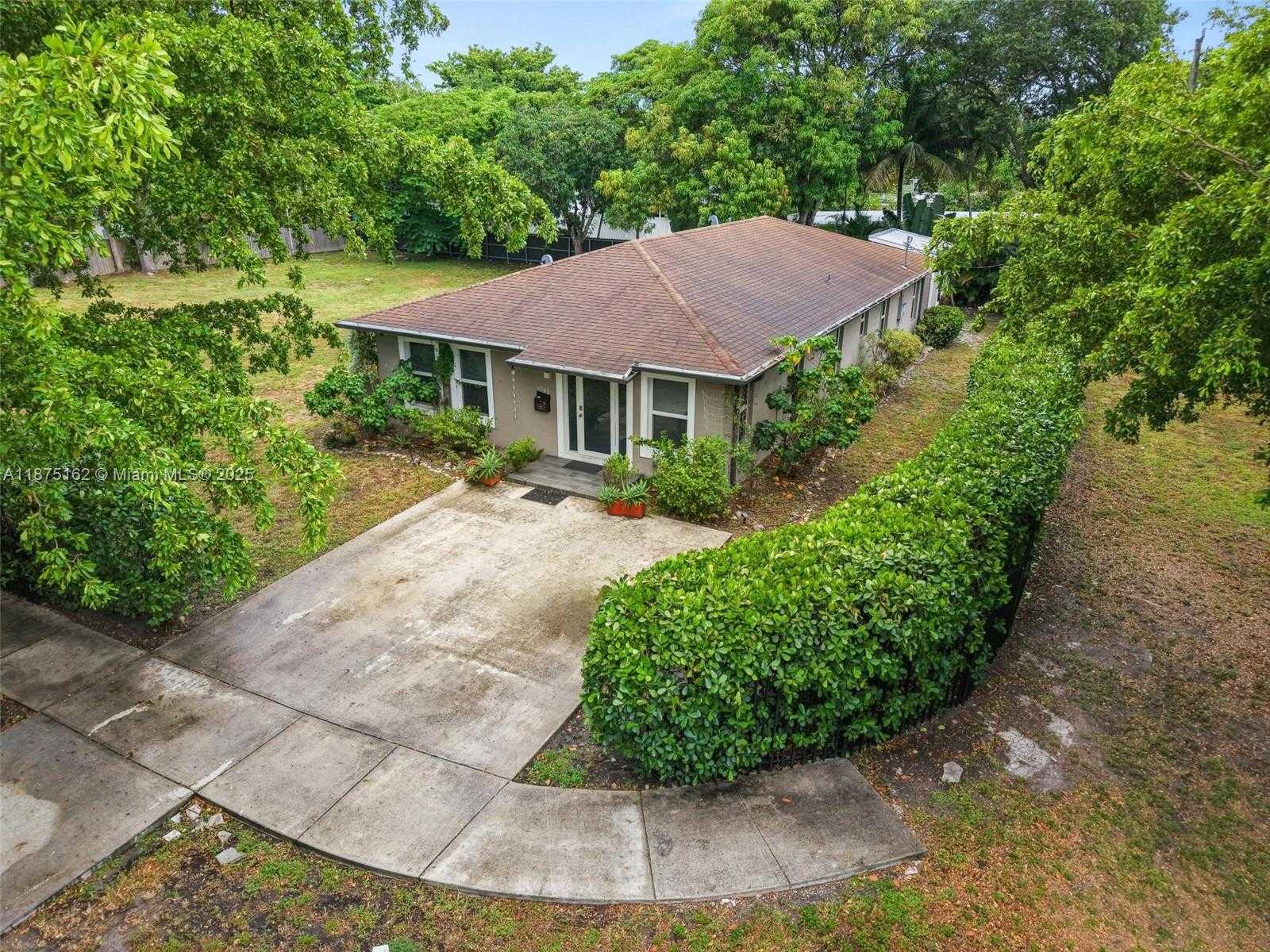 Small Image of 1081 NORTH EAST 132ND ST, North Miami Number 34