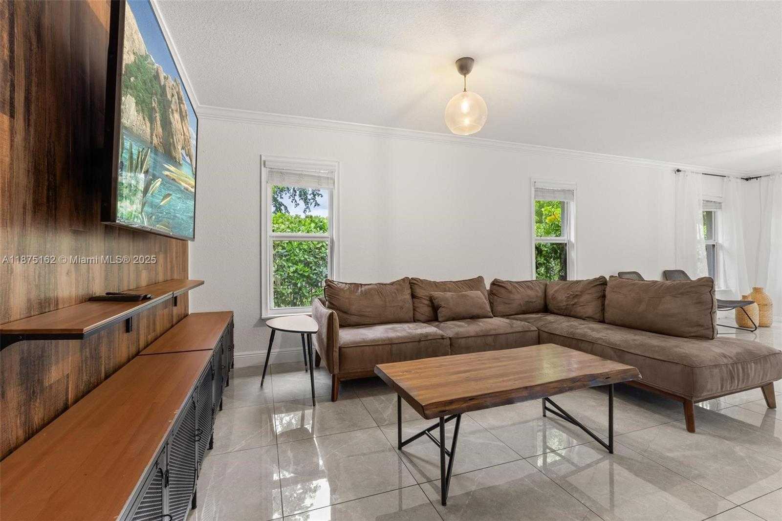 Small Image of 1081 NORTH EAST 132ND ST, North Miami Number 5