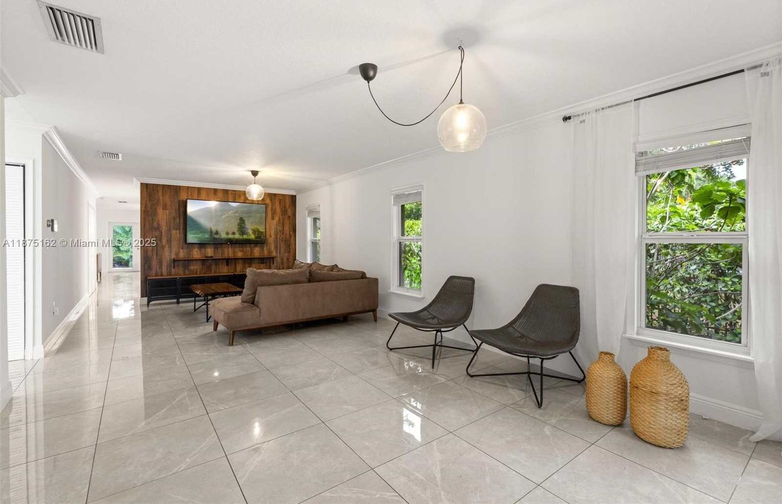 Small Image of 1081 NORTH EAST 132ND ST, North Miami Number 6