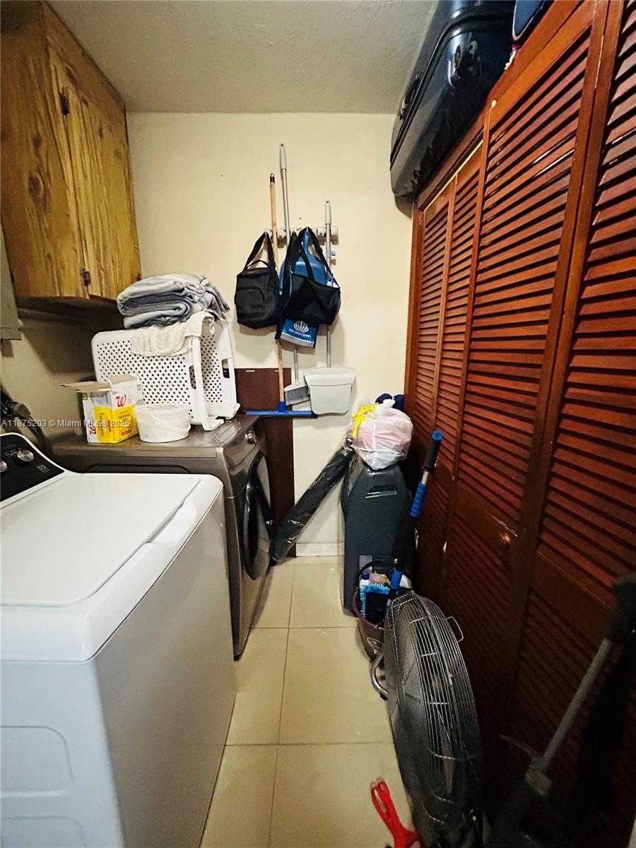 Small Image of 499 EAST 41ST ST, Hialeah Number 16