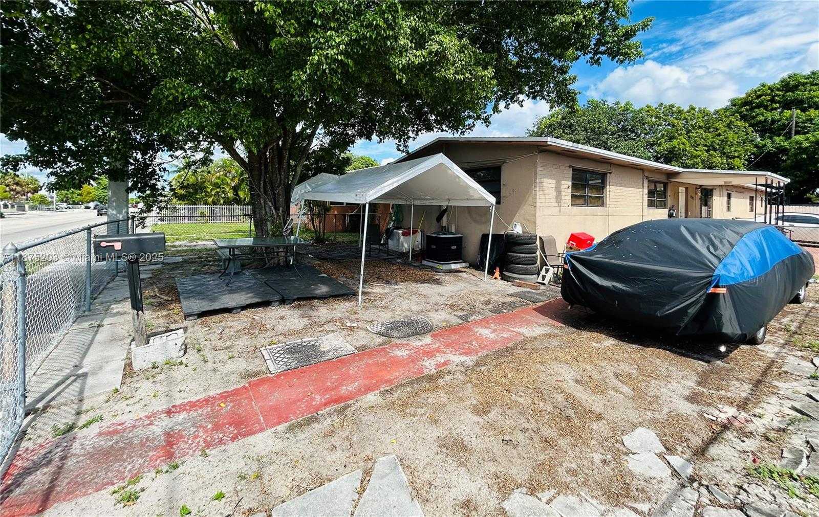Small Image of 499 EAST 41ST ST, Hialeah Number 17