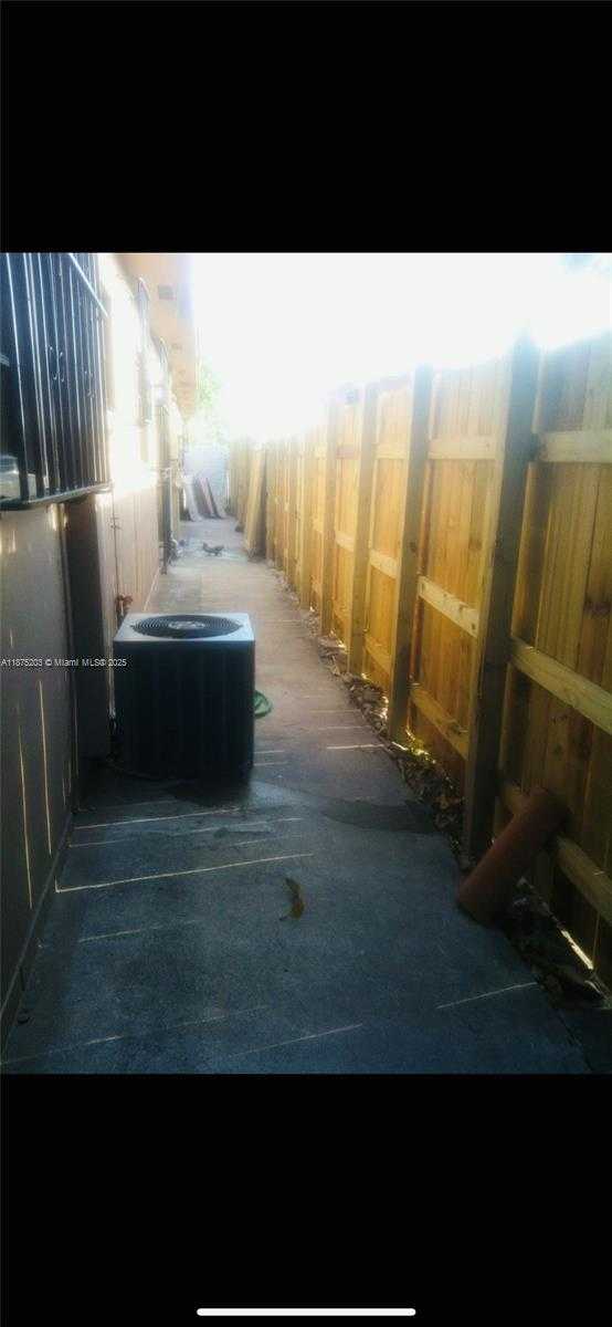 Small Image of 499 EAST 41ST ST, Hialeah Number 21