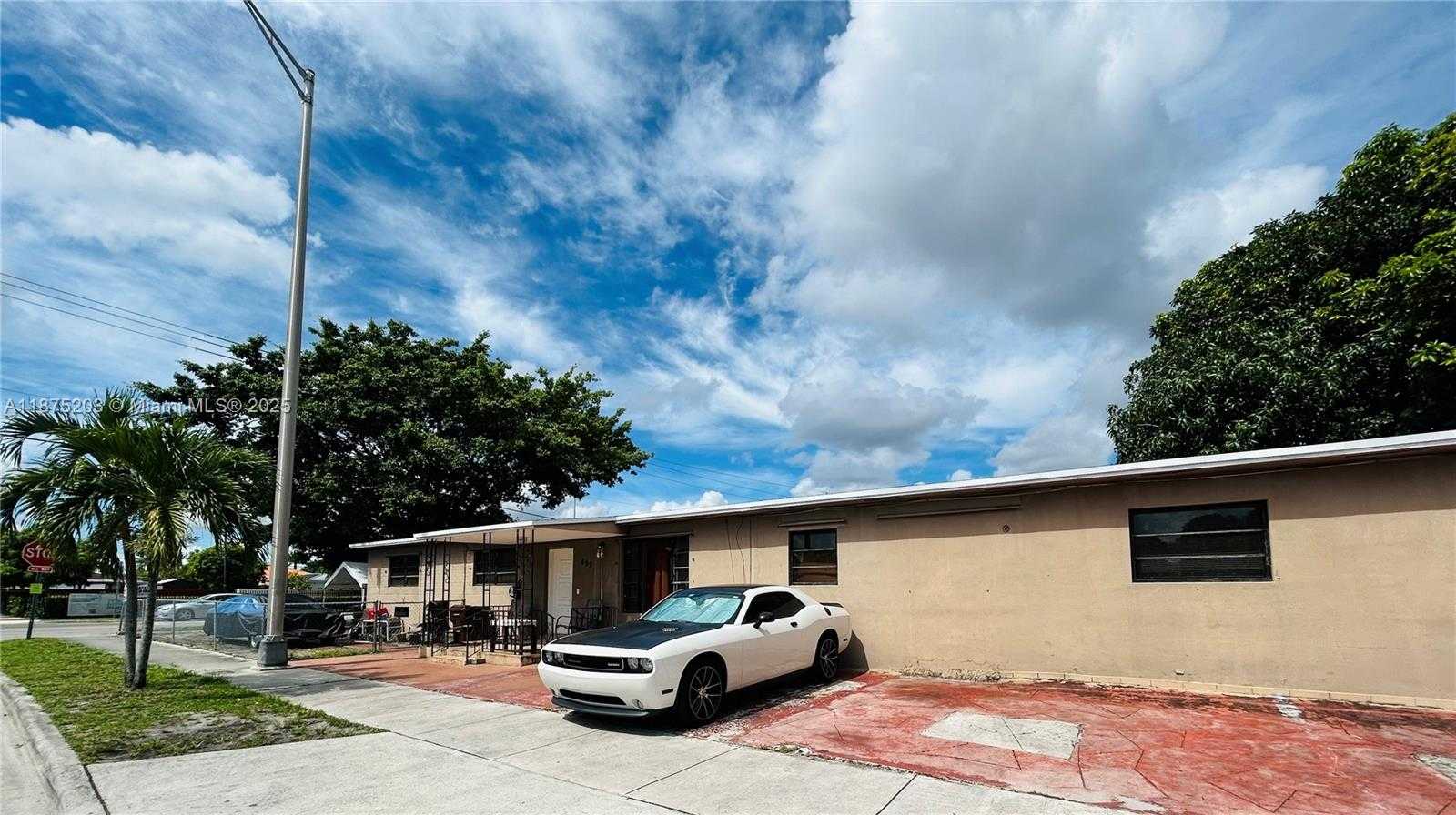Small Image of 499 EAST 41ST ST, Hialeah Number 4