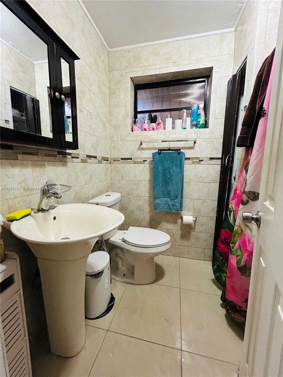 Small Image of 499 EAST 41ST ST, Hialeah Number 7