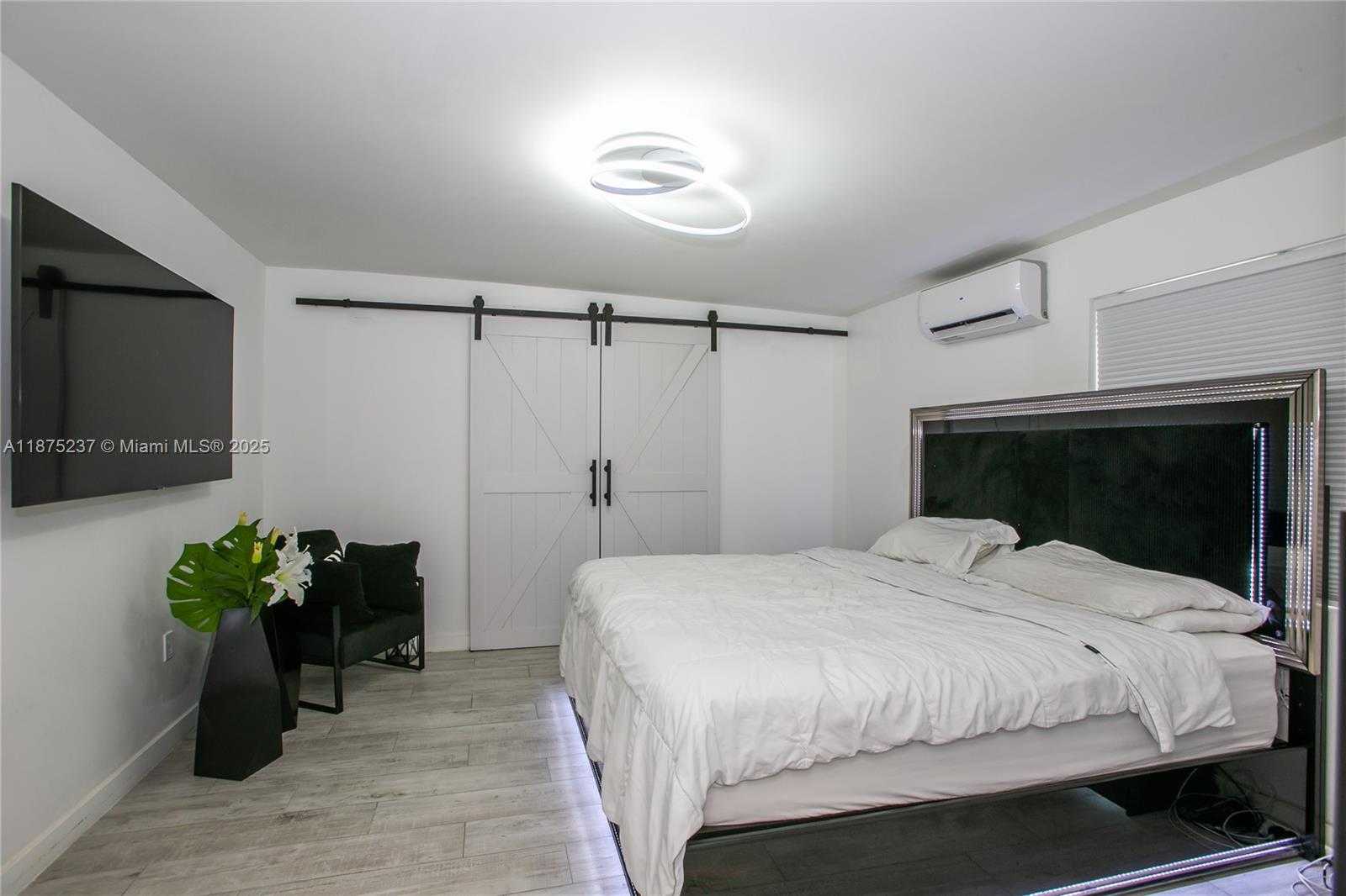 Small Image of North Miami Number 8