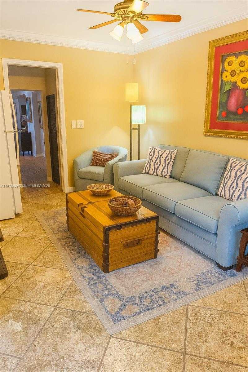 Small Image of 401 WARREN LN, Key Biscayne Number 12