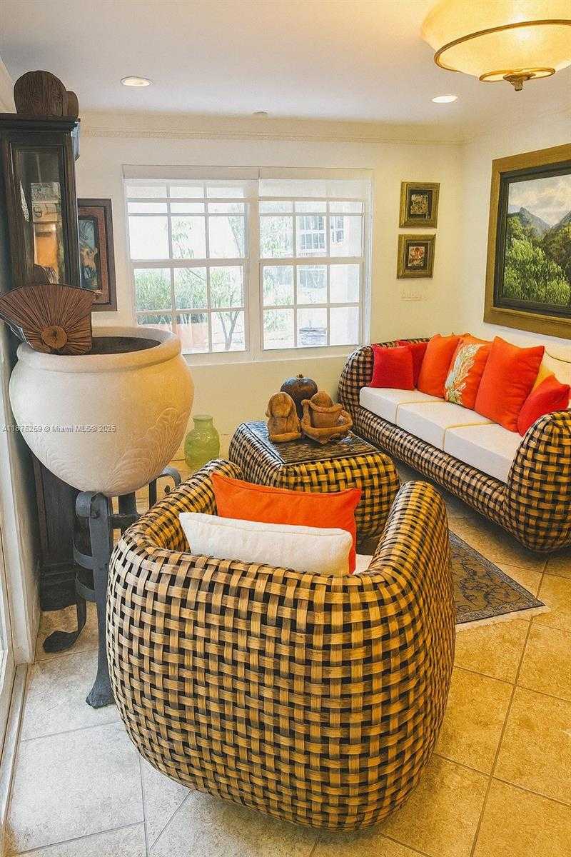 Small Image of 401 WARREN LN, Key Biscayne Number 14
