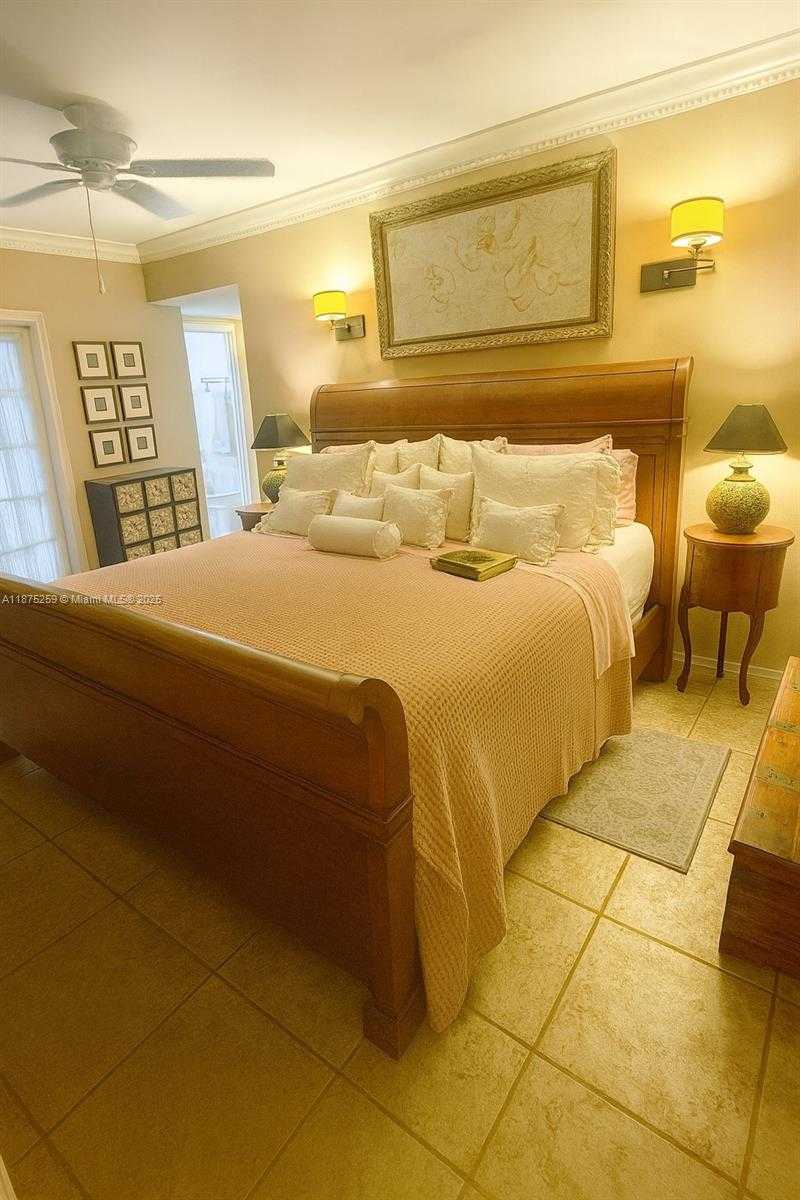 Small Image of 401 WARREN LN, Key Biscayne Number 19