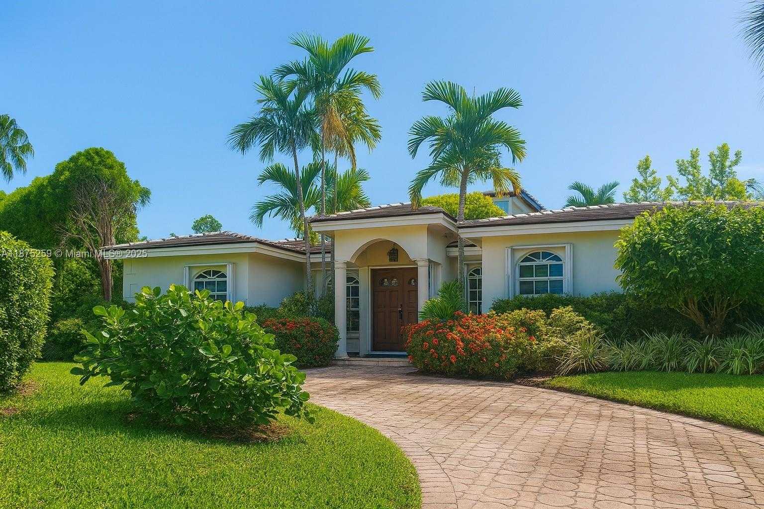 Small Image of 401 WARREN LN, Key Biscayne Number 2