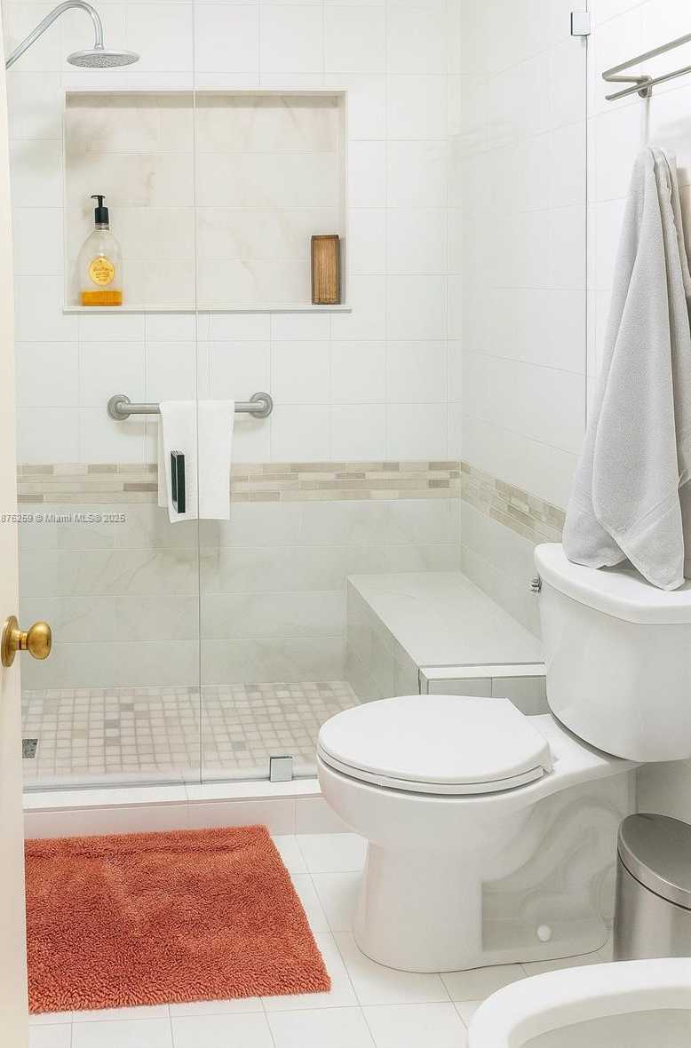 Small Image of 401 WARREN LN, Key Biscayne Number 26