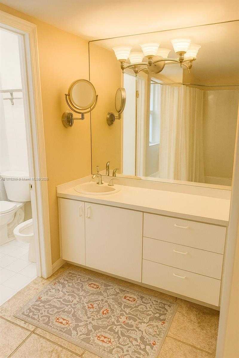 Small Image of 401 WARREN LN, Key Biscayne Number 28
