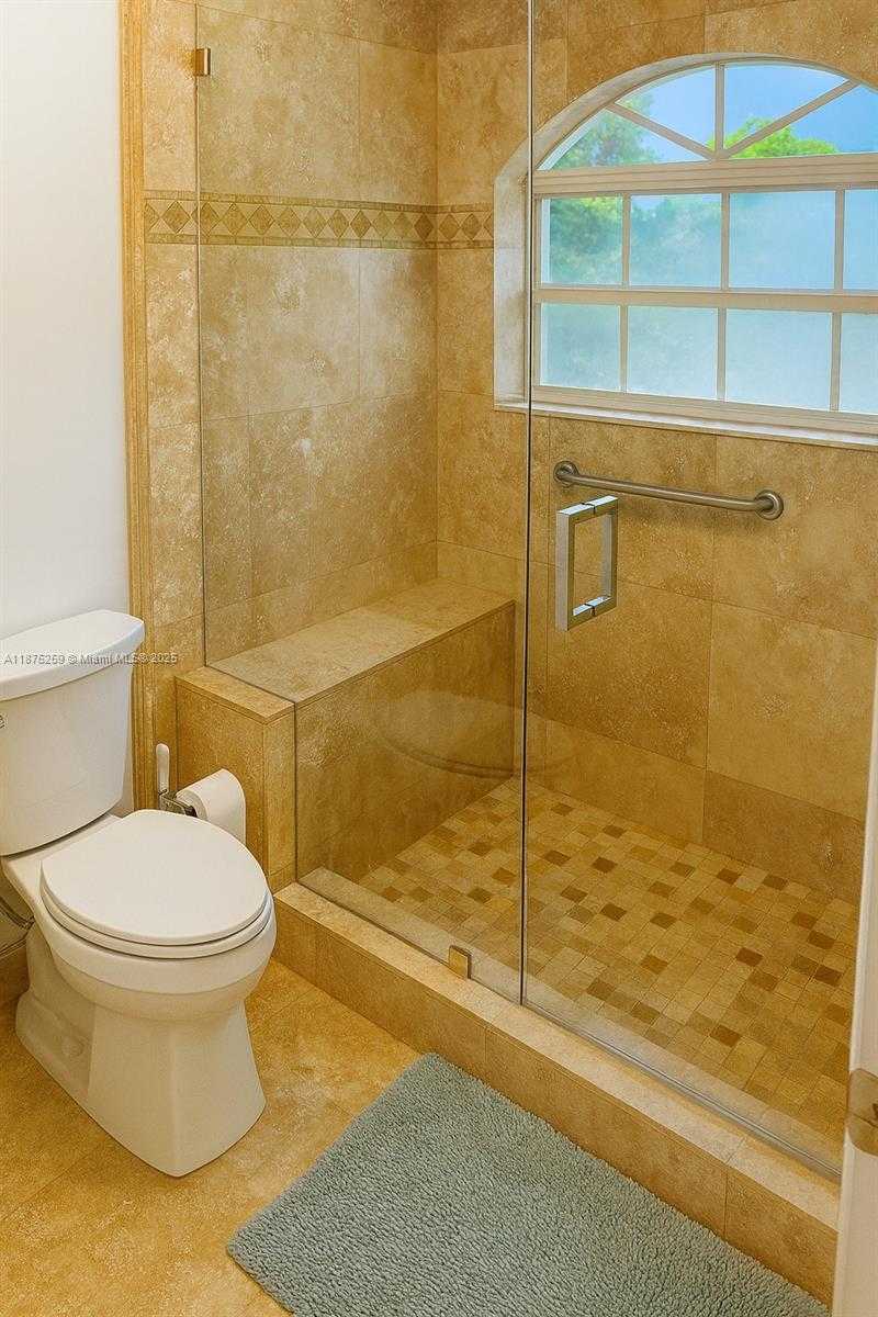 Small Image of 401 WARREN LN, Key Biscayne Number 29