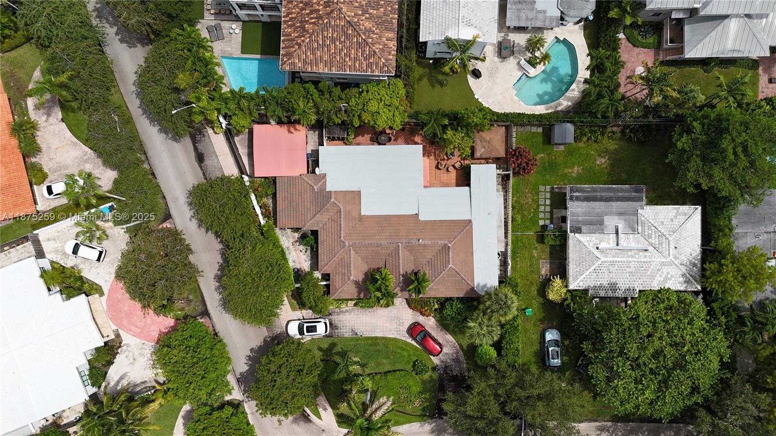 Small Image of 401 WARREN LN, Key Biscayne Number 45