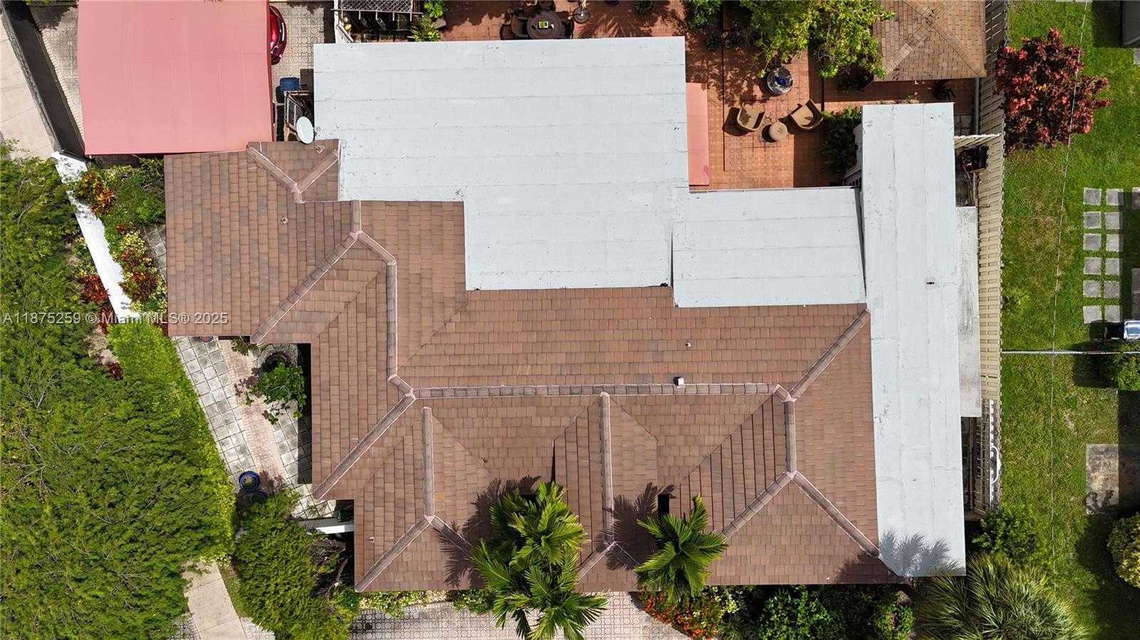 Small Image of 401 WARREN LN, Key Biscayne Number 46