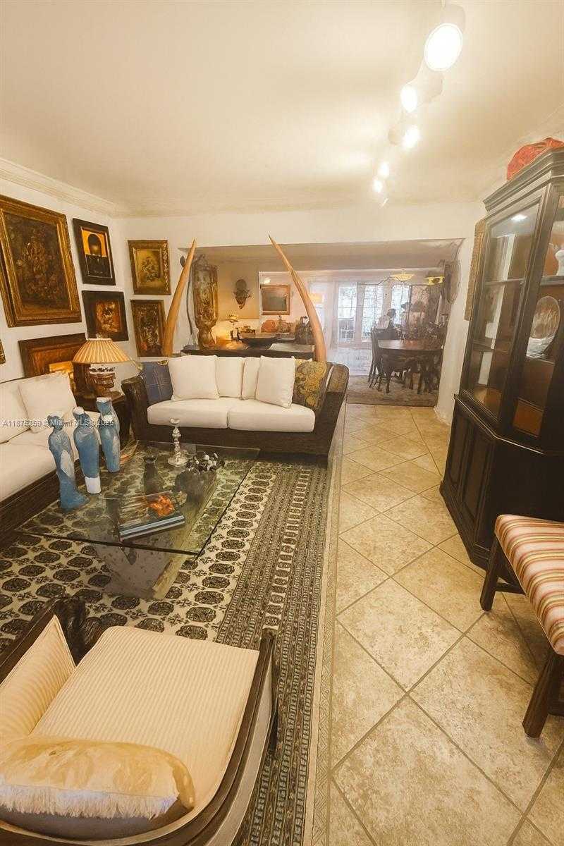 Small Image of 401 WARREN LN, Key Biscayne Number 7
