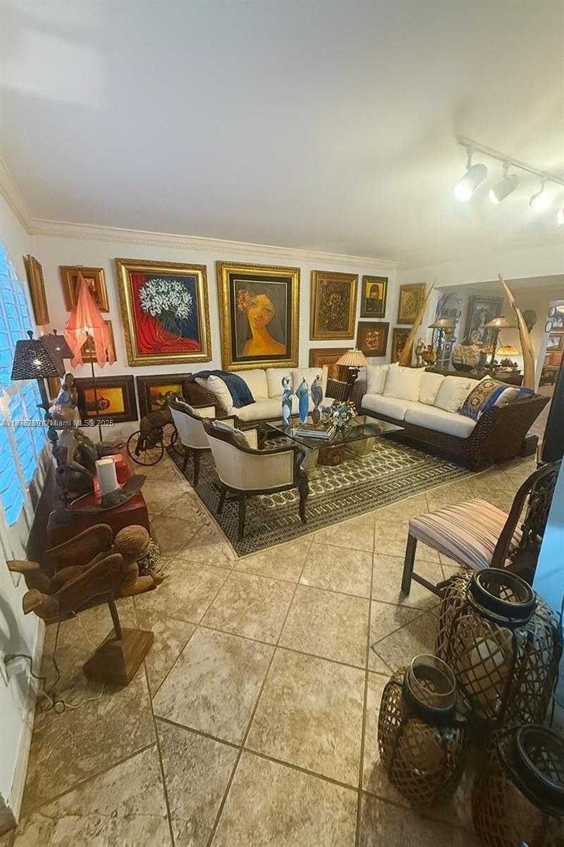Small Image of 401 WARREN LN, Key Biscayne Number 8