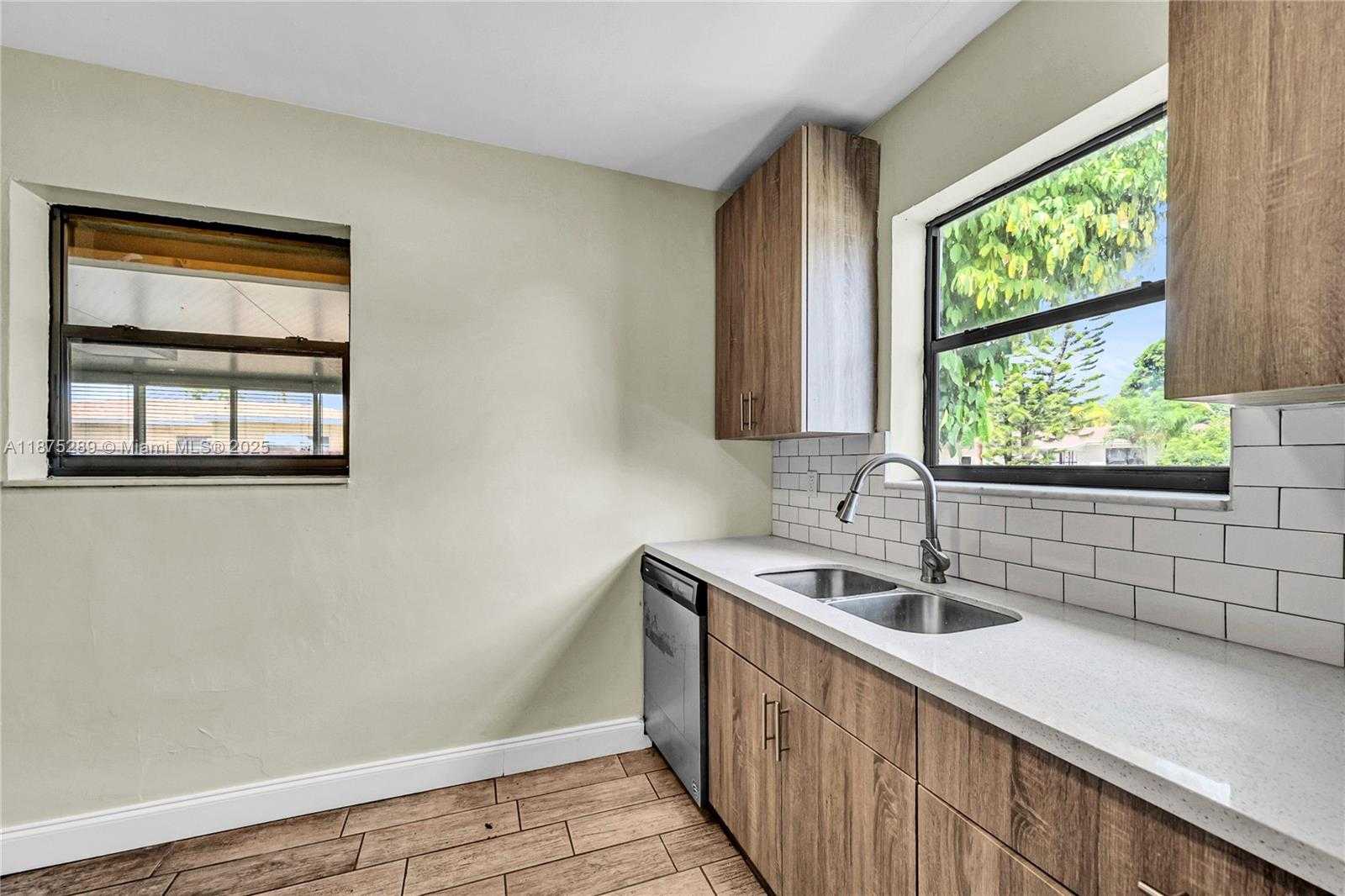 Small Image of 17130 NORTH EAST 7TH AVE, North Miami Beach Number 12