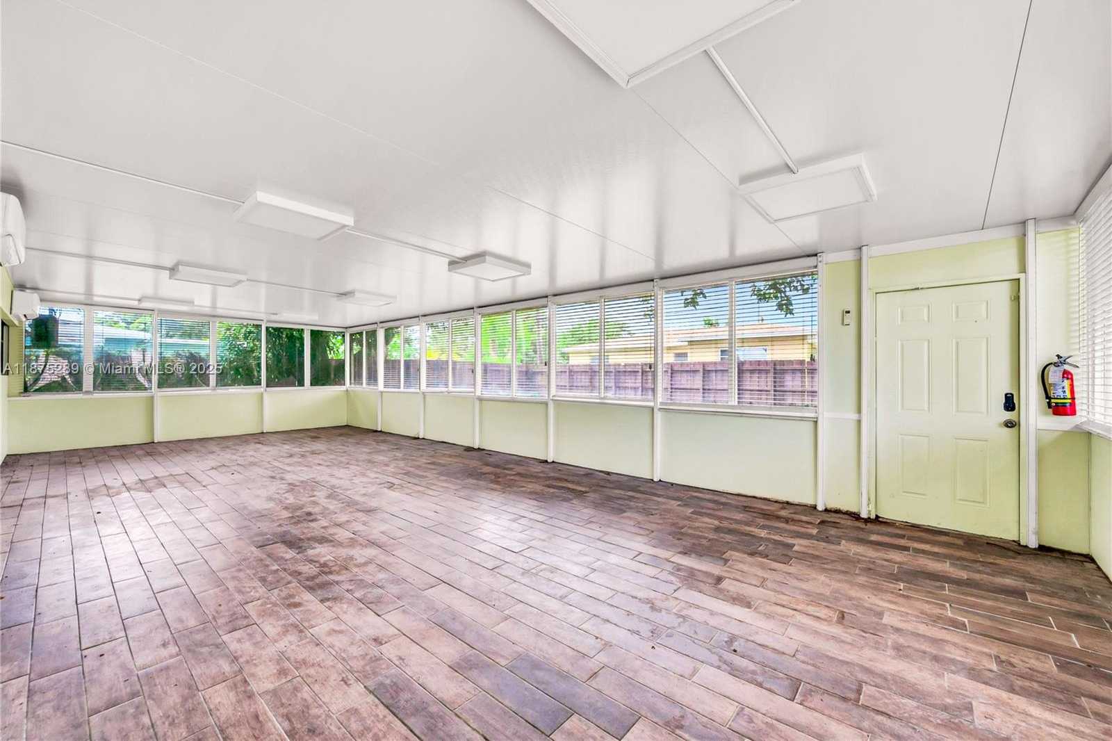 Small Image of 17130 NORTH EAST 7TH AVE, North Miami Beach Number 23