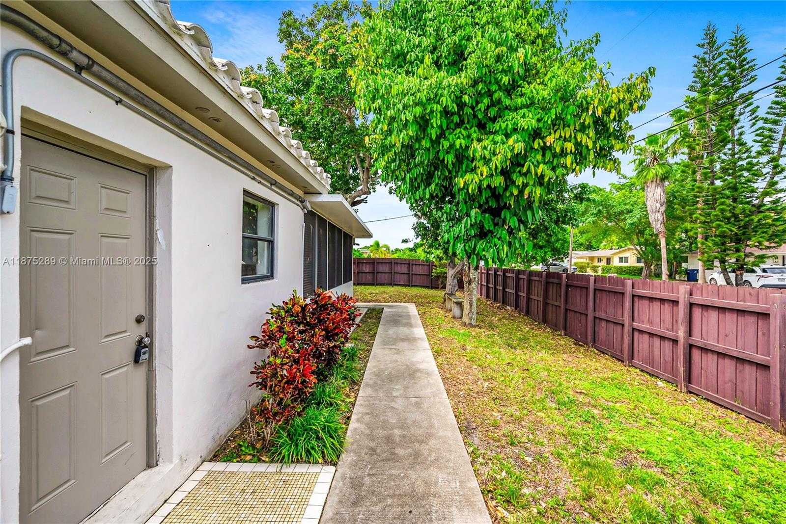 Small Image of 17130 NORTH EAST 7TH AVE, North Miami Beach Number 30