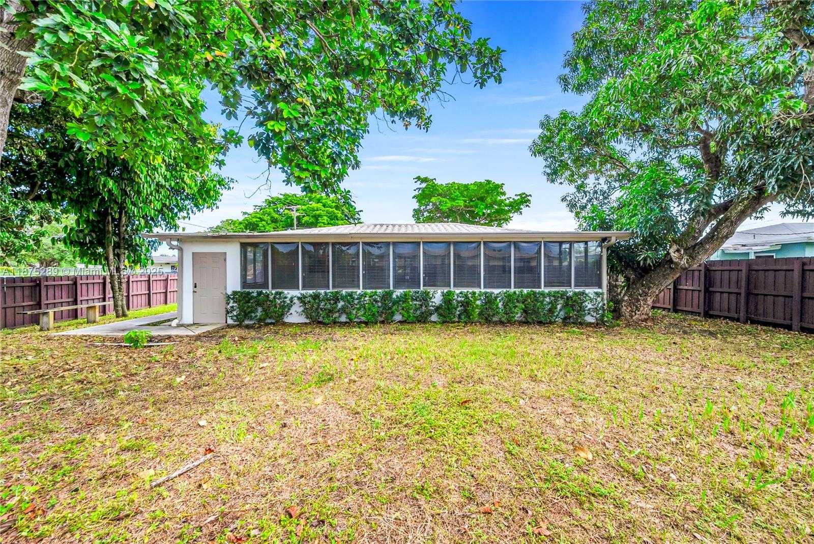 Small Image of 17130 NORTH EAST 7TH AVE, North Miami Beach Number 33