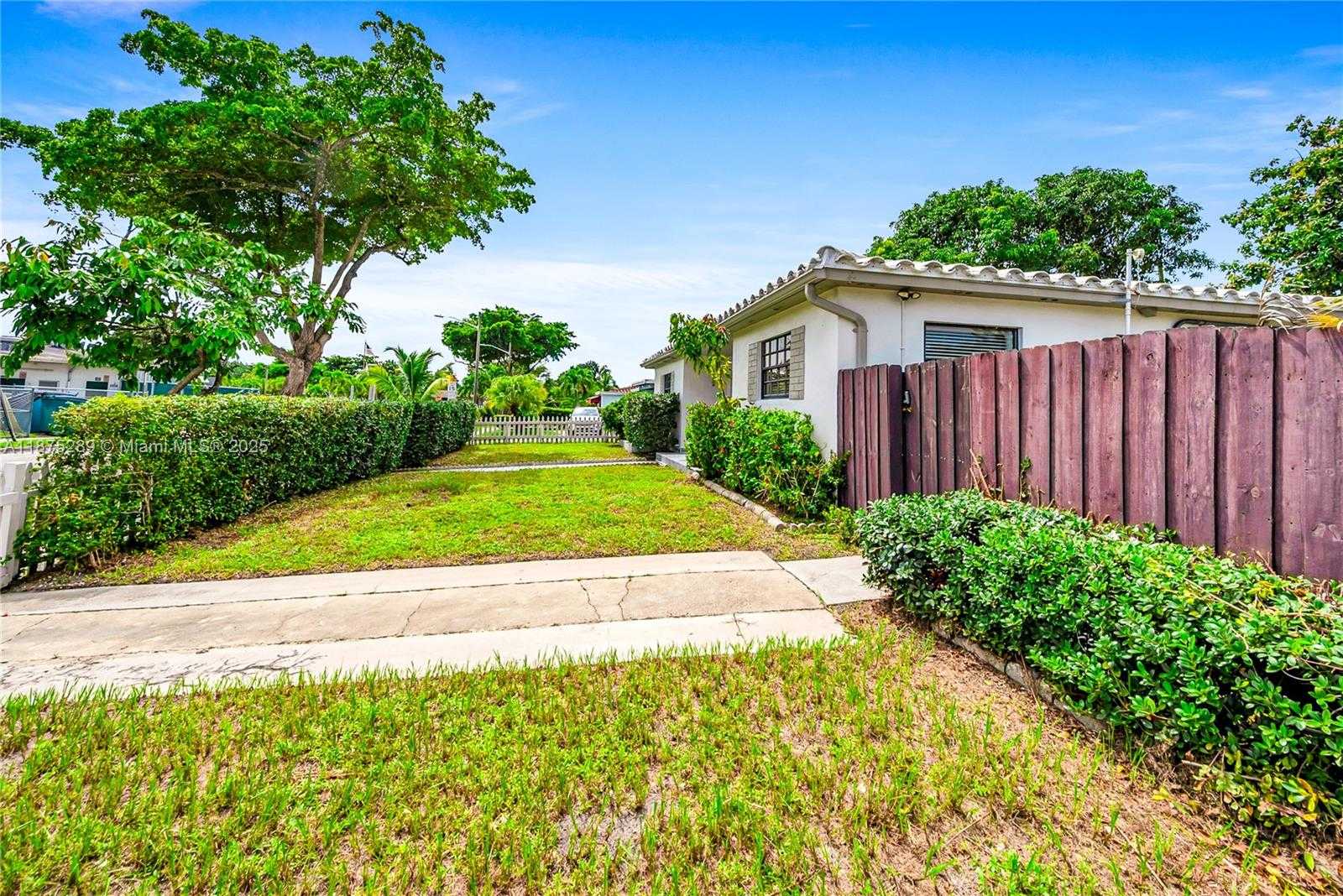 Small Image of 17130 NORTH EAST 7TH AVE, North Miami Beach Number 34
