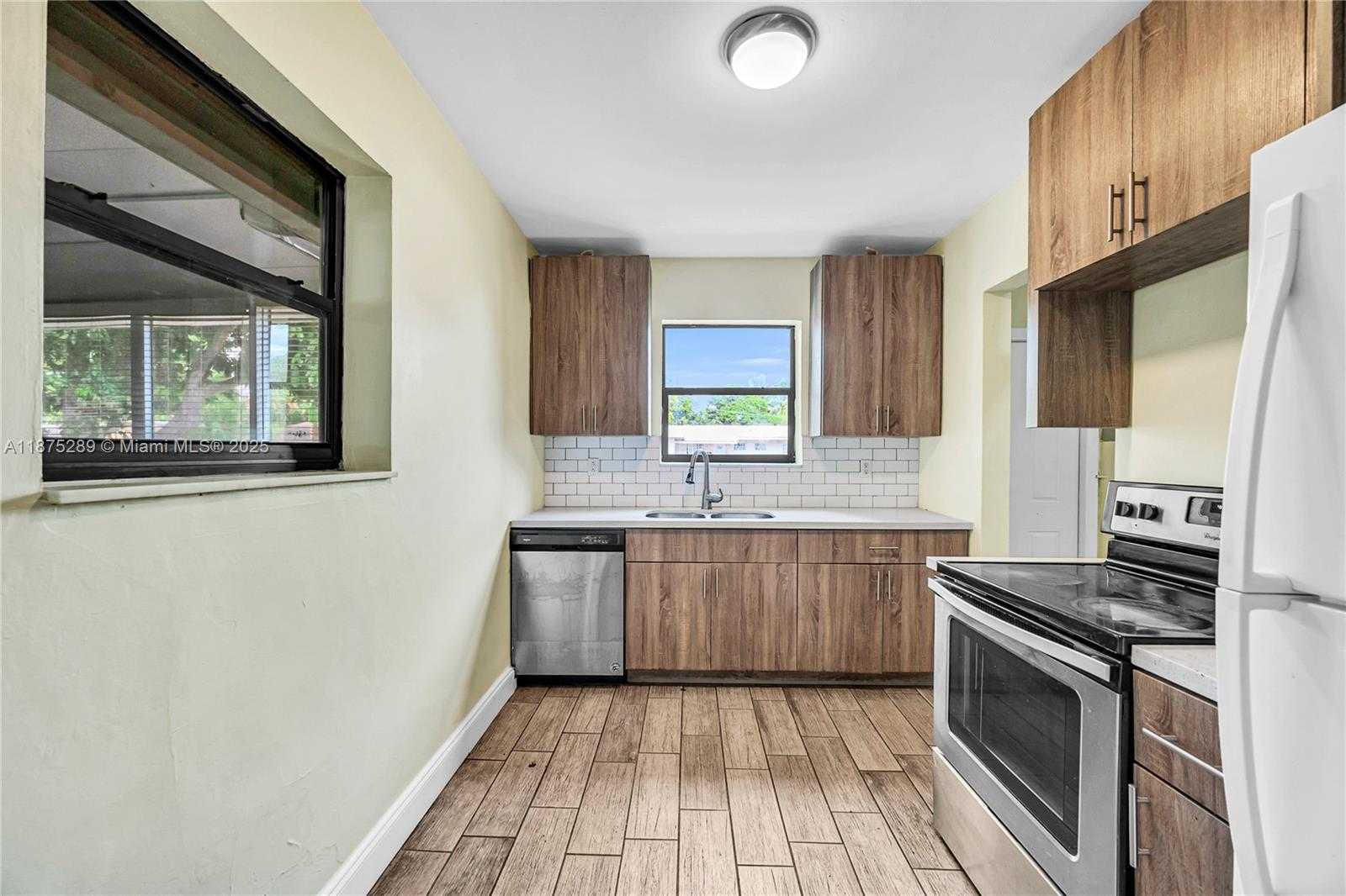 Small Image of 17130 NORTH EAST 7TH AVE, North Miami Beach Number 6