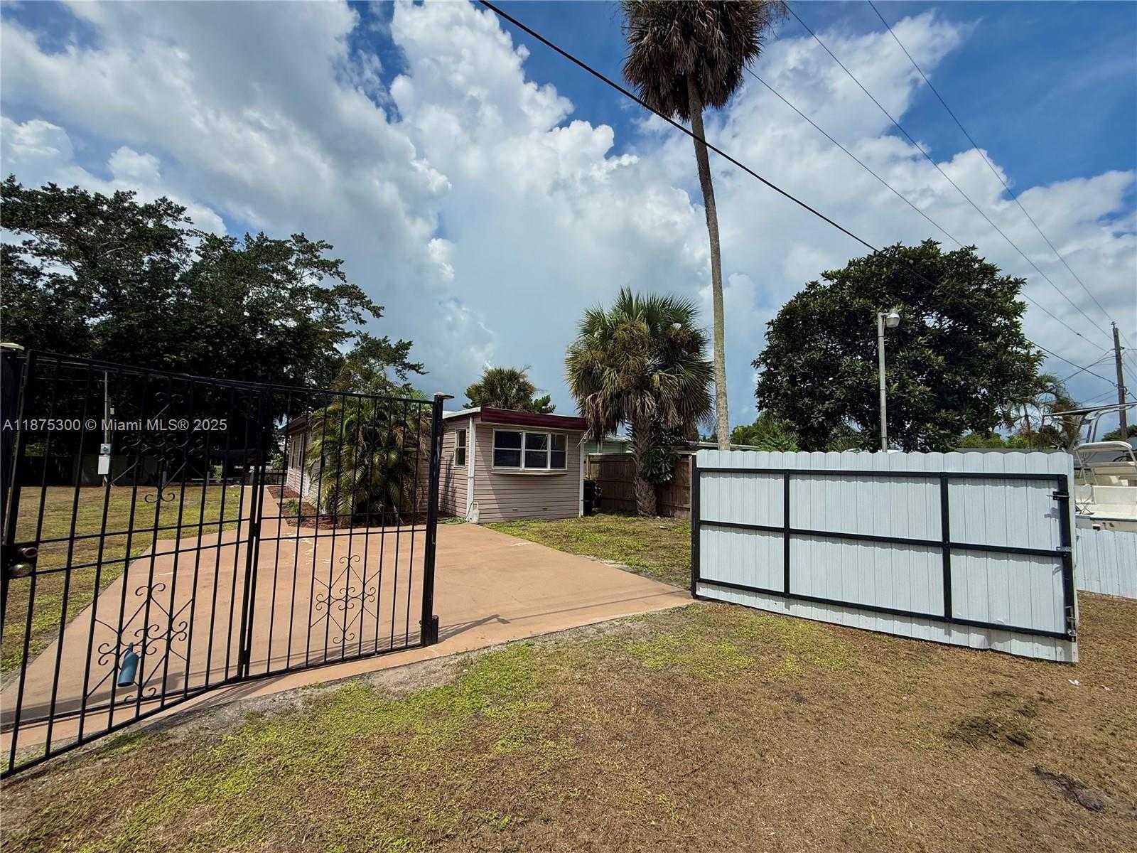 Small Image of 3603 SOUTH EAST 35TH AVE, Other City - In The State Of Florida Number 3