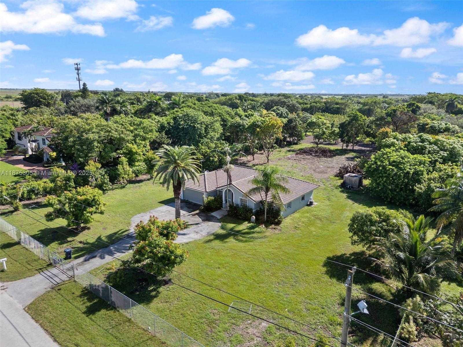 Small Image of 16035 SOUTH WEST 173RD AVE, Miami Number 2