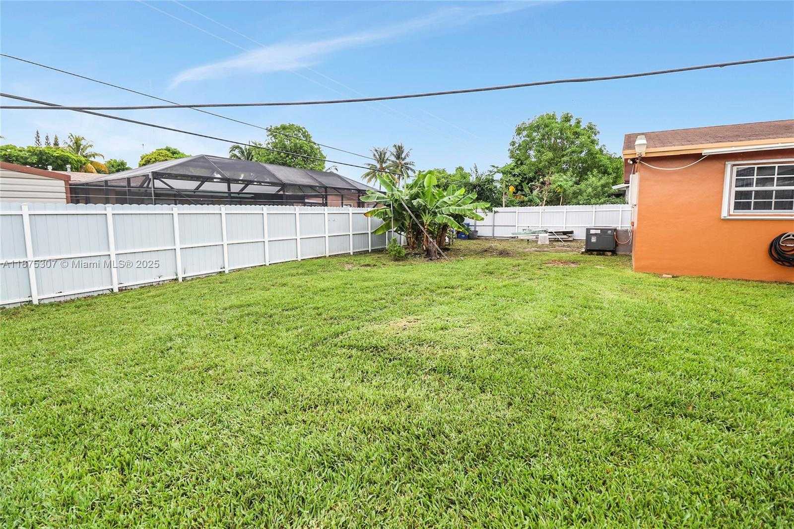 Small Image of 115 NORTH EAST 213TH ST, Miami Gardens Number 23
