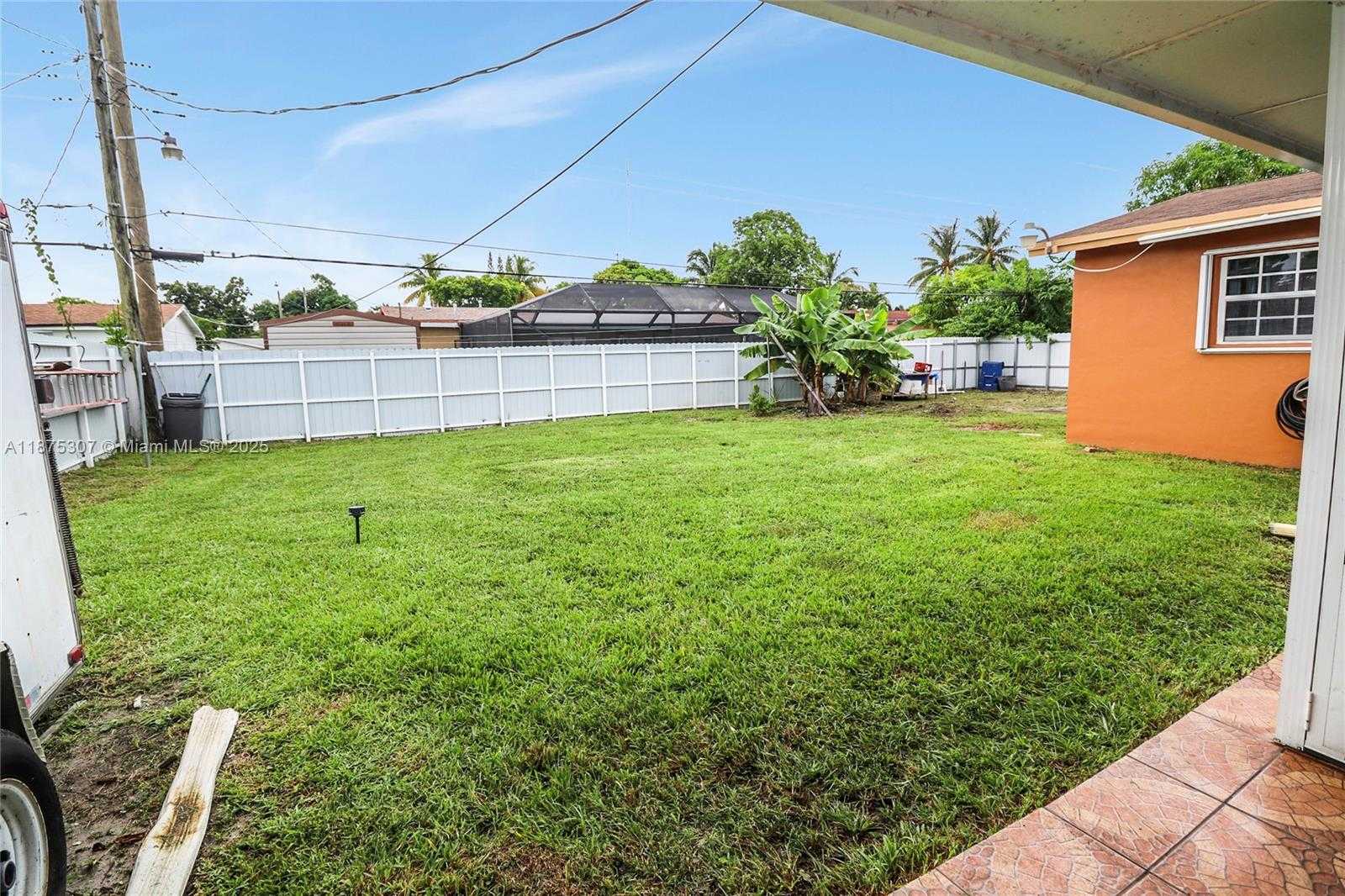 Small Image of 115 NORTH EAST 213TH ST, Miami Gardens Number 24