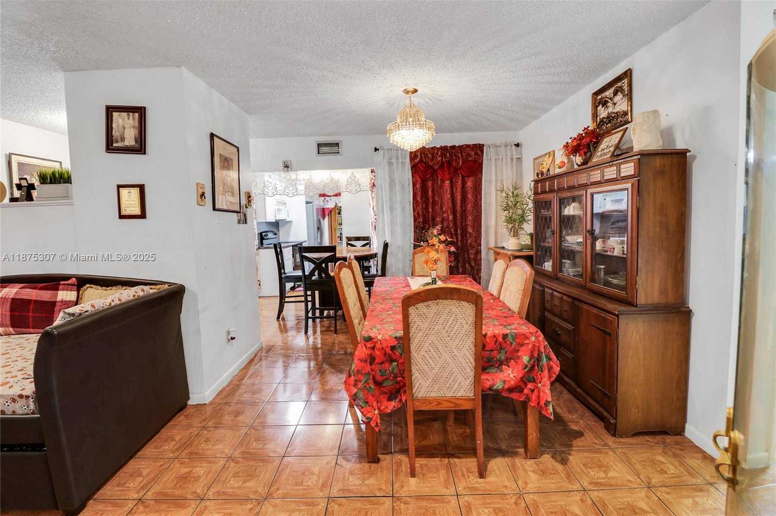 Small Image of 115 NORTH EAST 213TH ST, Miami Gardens Number 7