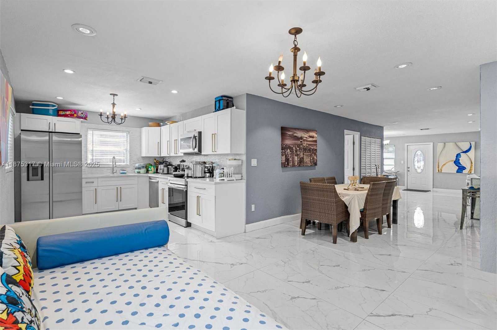 Small Image of 5717 MAYO ST, Hollywood Number 11