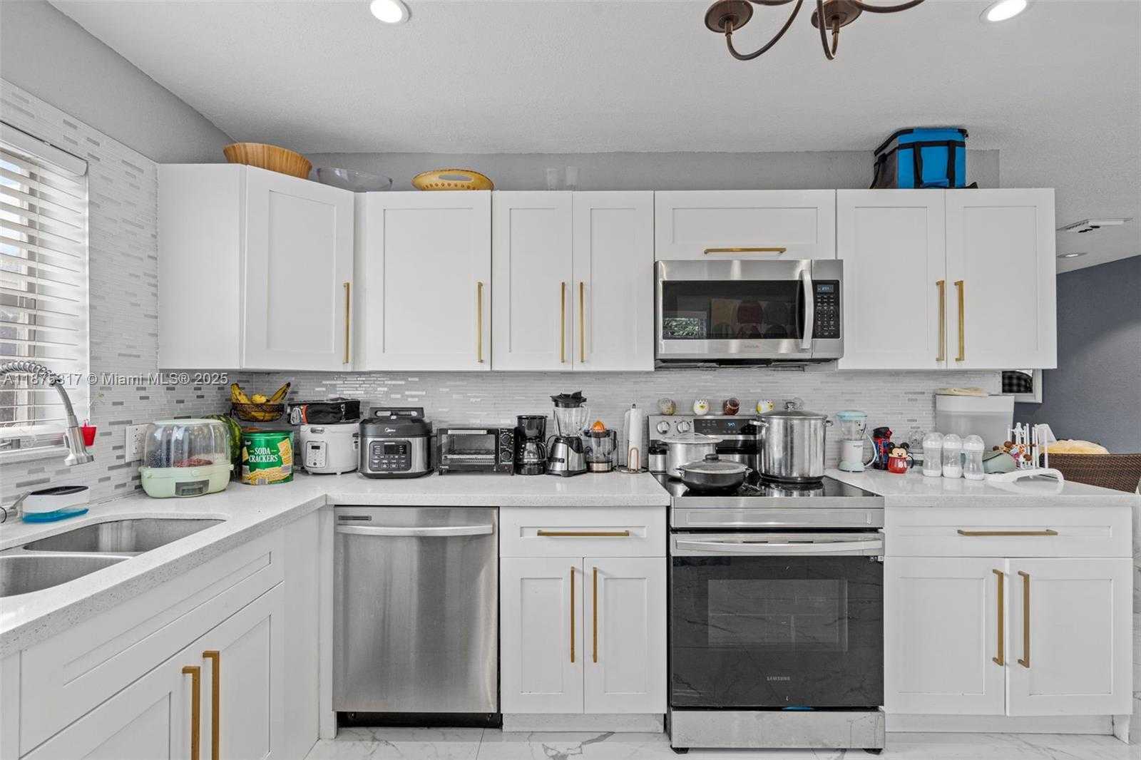 Small Image of 5717 MAYO ST, Hollywood Number 14