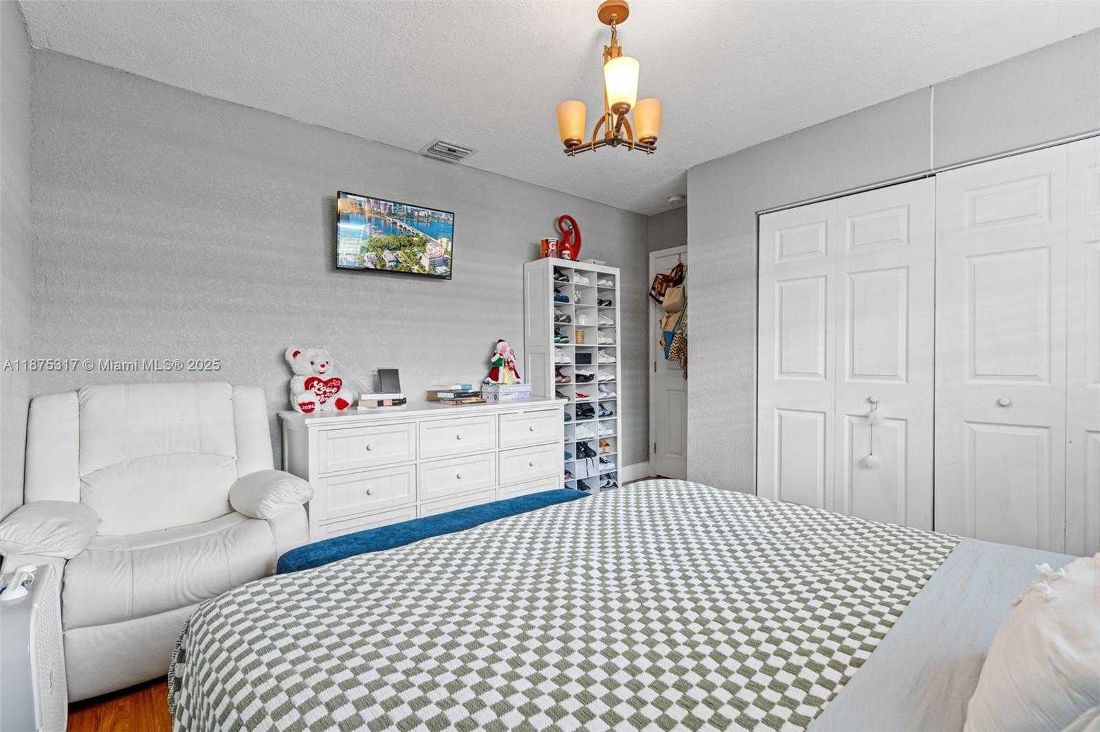 Small Image of 5717 MAYO ST, Hollywood Number 19