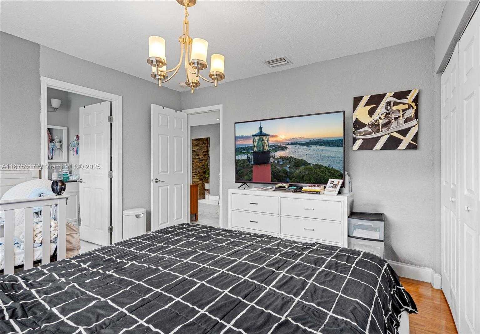 Small Image of 5717 MAYO ST, Hollywood Number 22