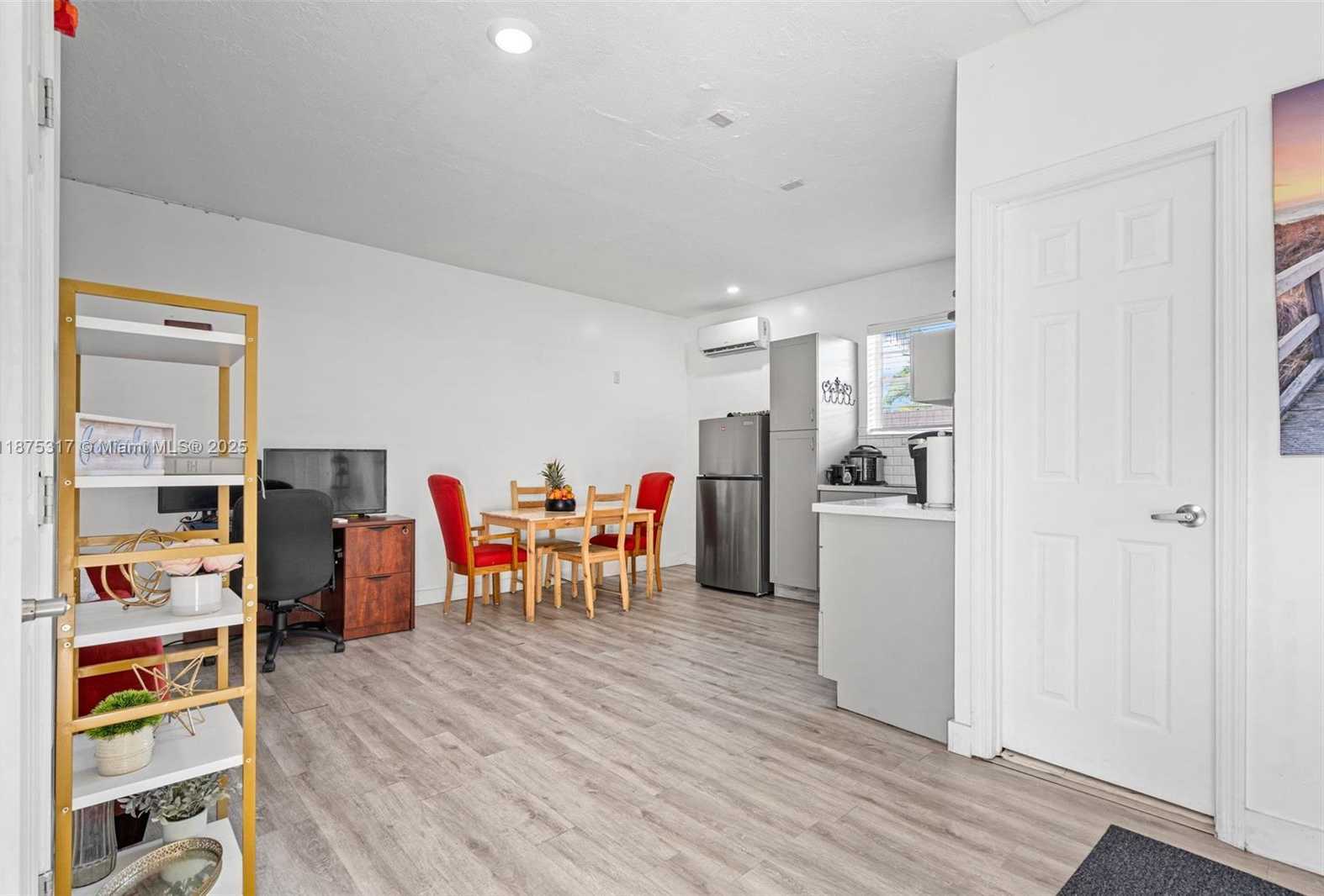 Small Image of 5717 MAYO ST, Hollywood Number 27