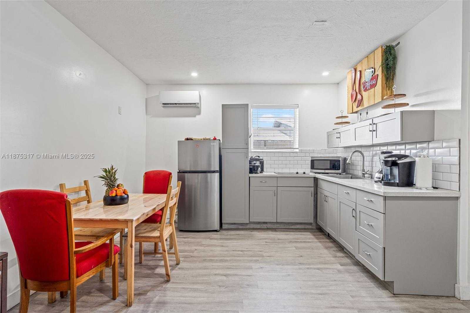 Small Image of 5717 MAYO ST, Hollywood Number 28