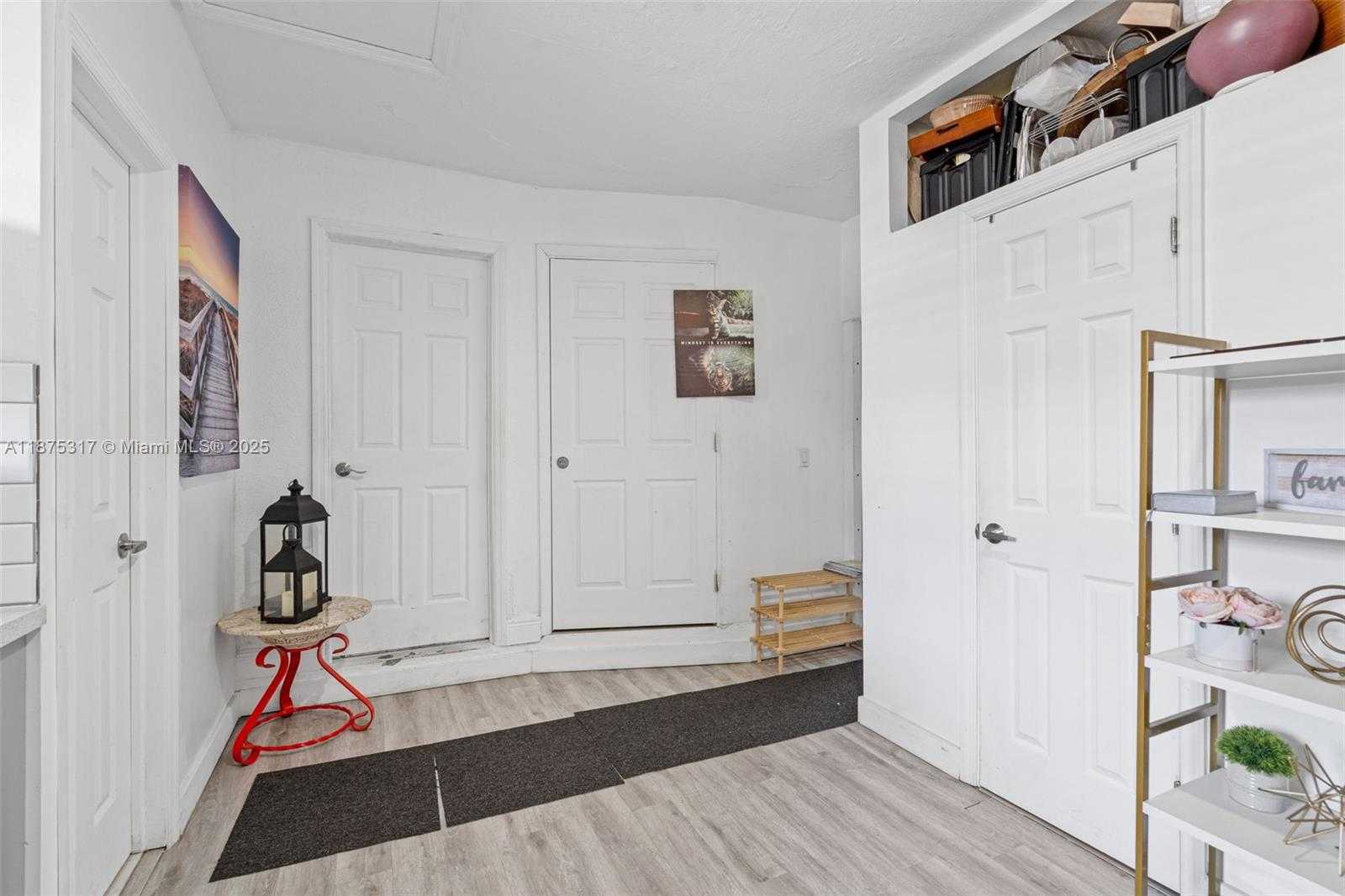 Small Image of 5717 MAYO ST, Hollywood Number 29