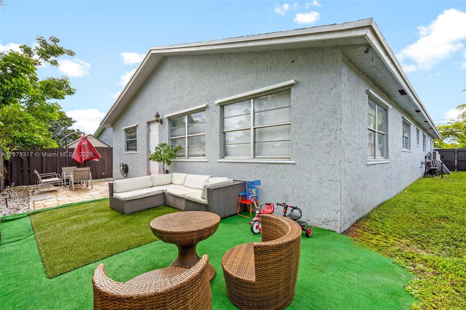 Small Image of 5717 MAYO ST, Hollywood Number 32