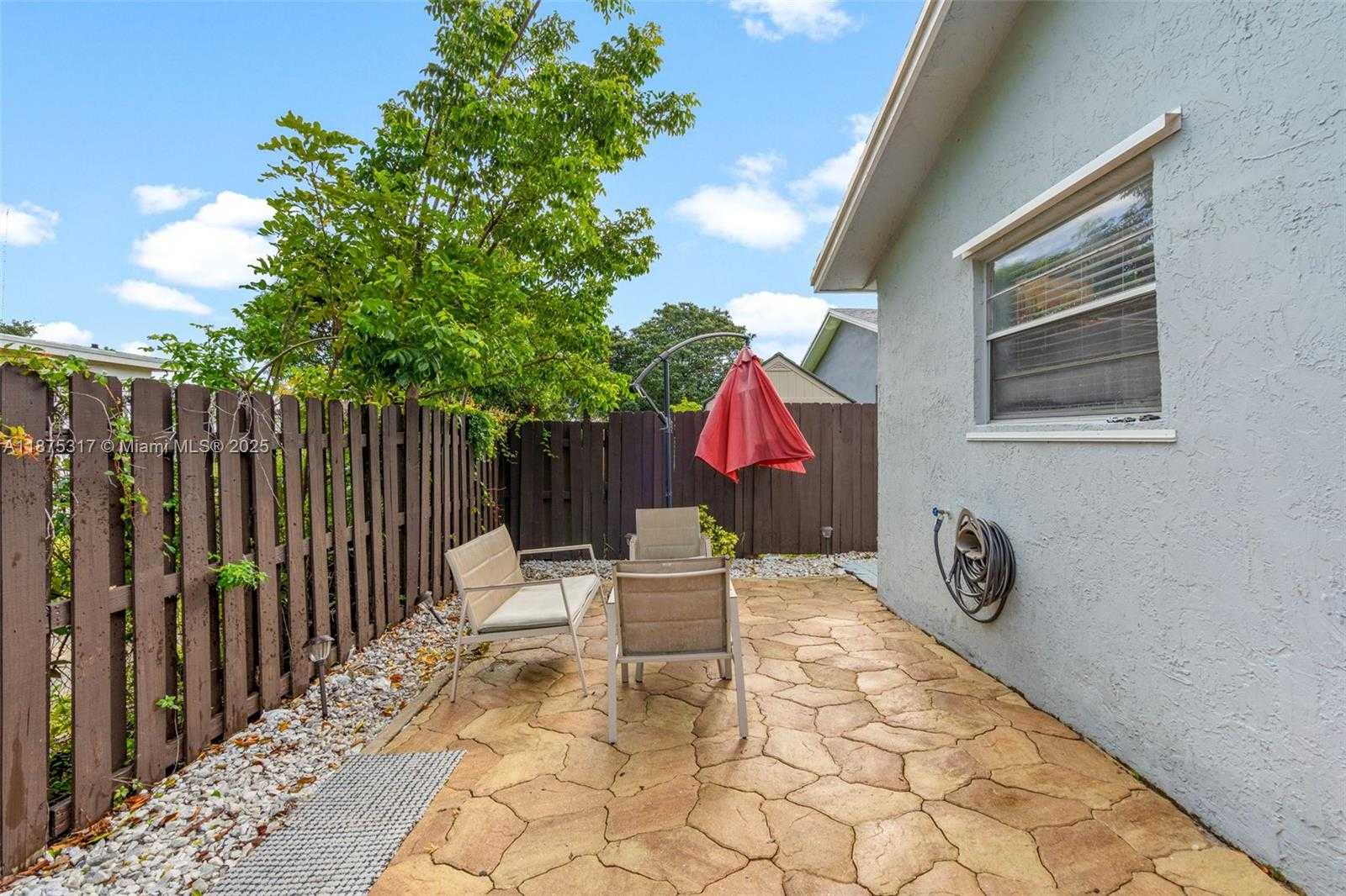 Small Image of 5717 MAYO ST, Hollywood Number 34