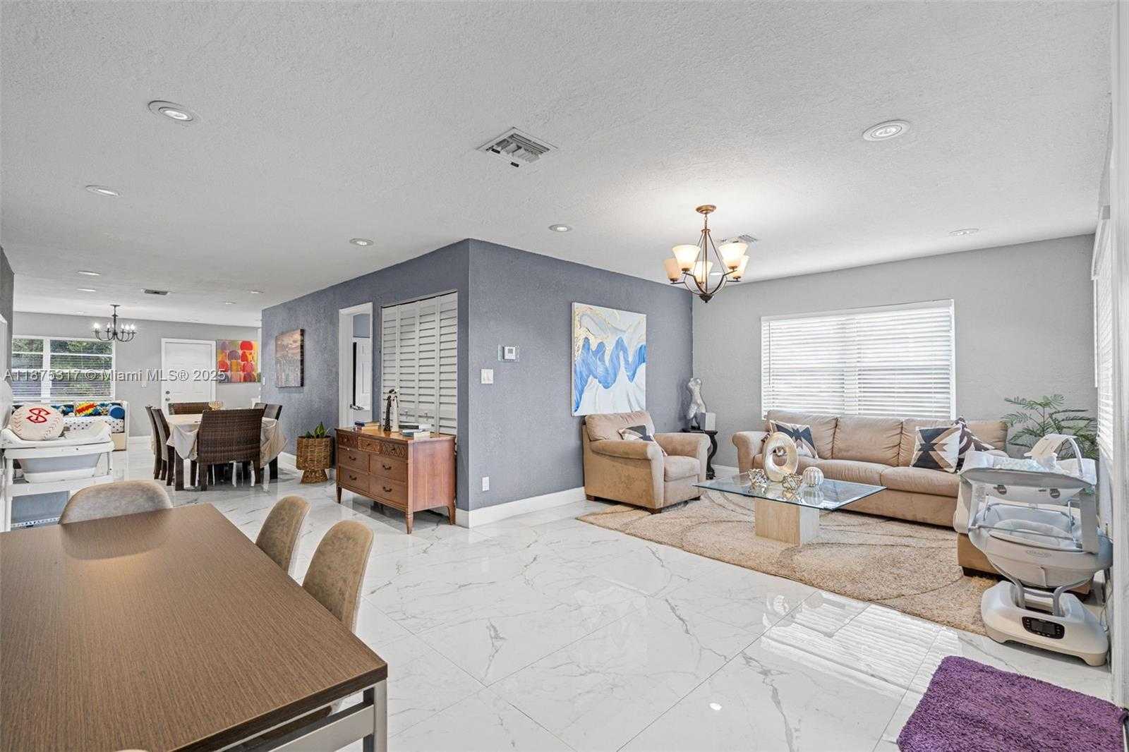Small Image of 5717 MAYO ST, Hollywood Number 4