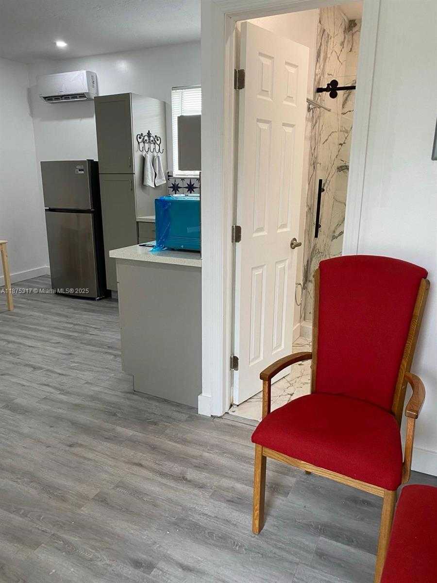 Small Image of 5717 MAYO ST, Hollywood Number 43