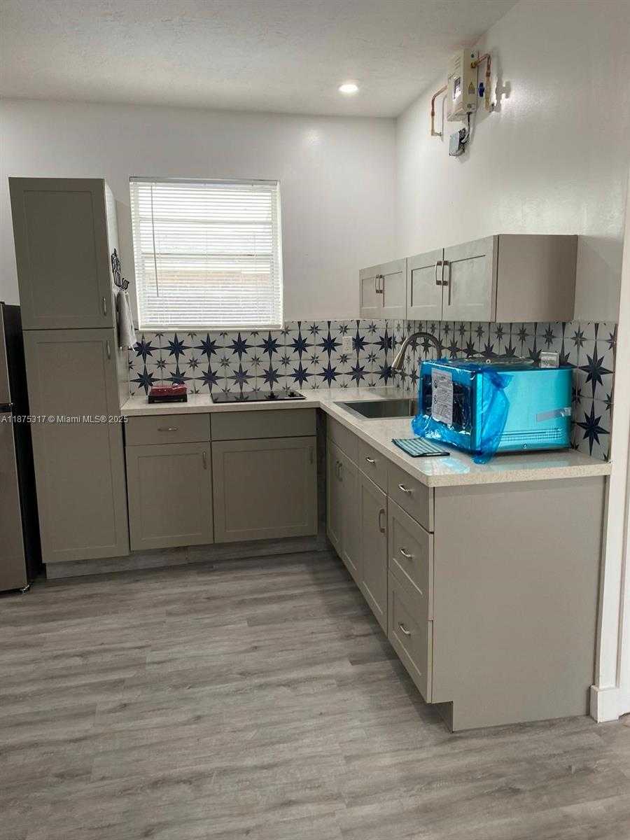 Small Image of 5717 MAYO ST, Hollywood Number 45