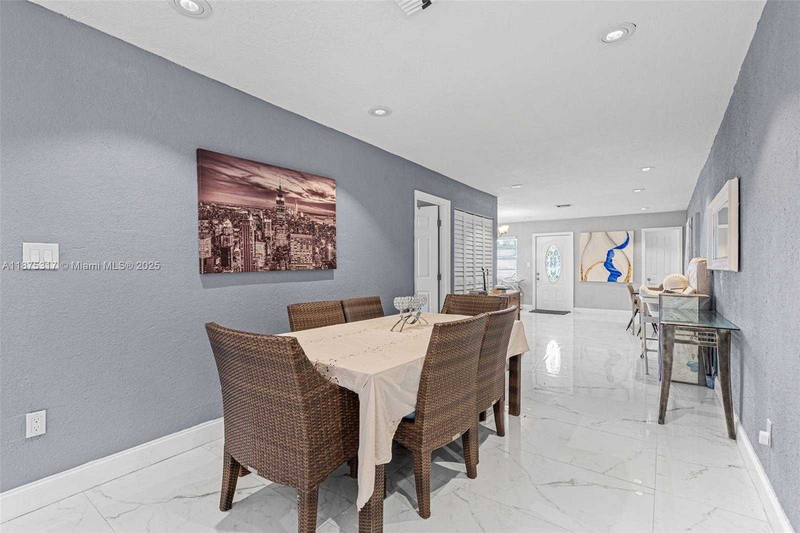 Small Image of 5717 MAYO ST, Hollywood Number 8