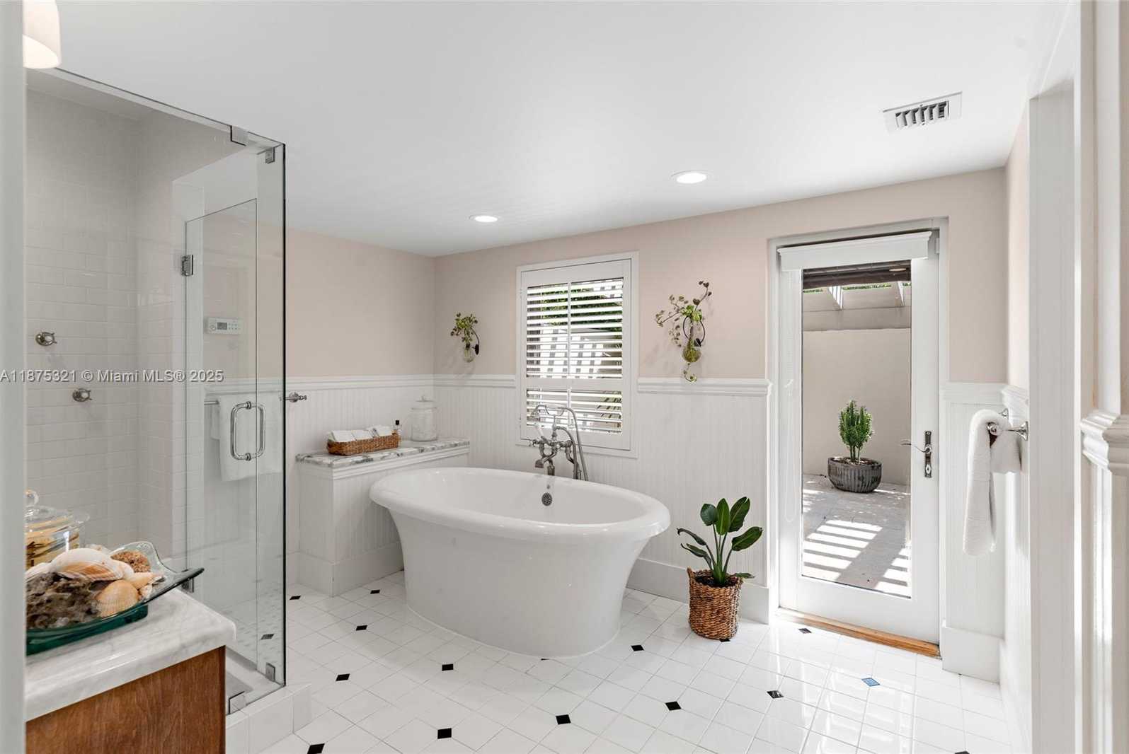 Small Image of 451 RIDGE RD, Coral Gables Number 32