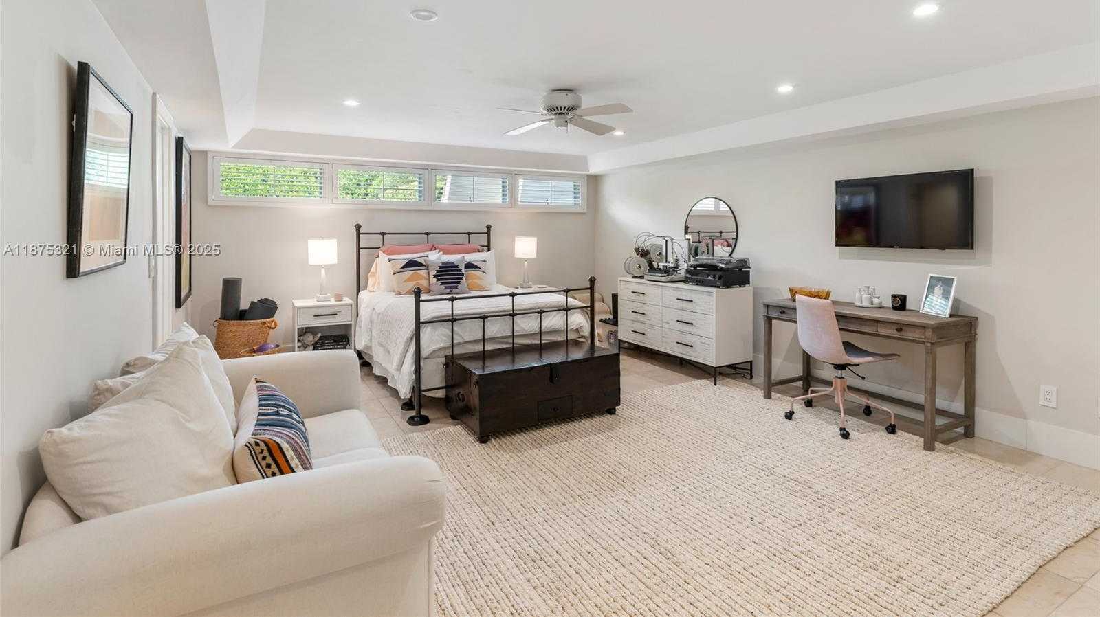 Small Image of 451 RIDGE RD, Coral Gables Number 36