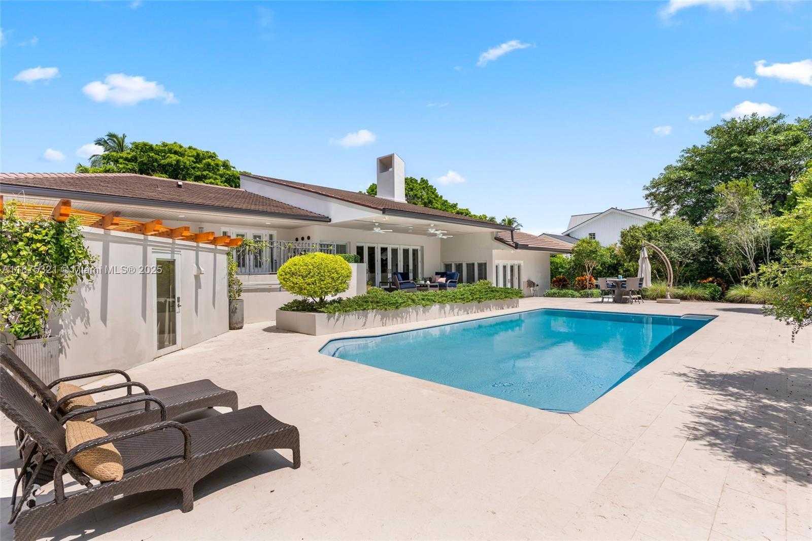 Small Image of 451 RIDGE RD, Coral Gables Number 49