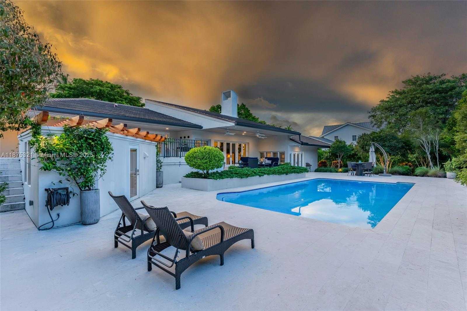 Small Image of 451 RIDGE RD, Coral Gables Number 53